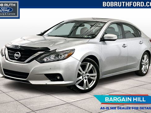 Used 2017 Nissan Altima 3.5 SL image 1