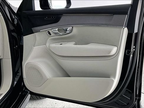 New 2026 Volvo XC90 T8 Ultra w/ Protection Package Premier AWD/4WD image 14