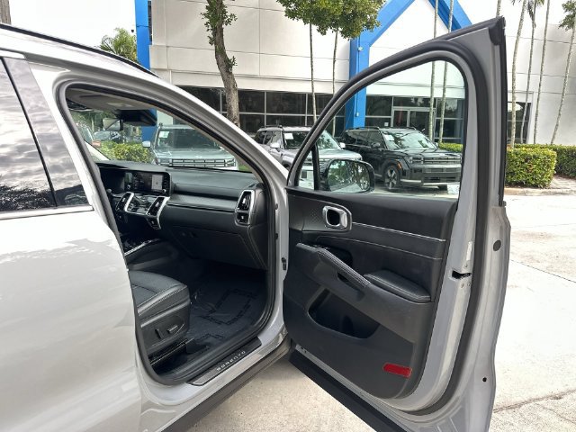 Used 2023 Kia Sorento SX AWD/4WD image 23