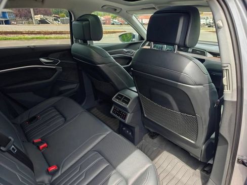 Used 2019 Audi e-tron Prestige w/ Prestige Package AWD/4WD image 79
