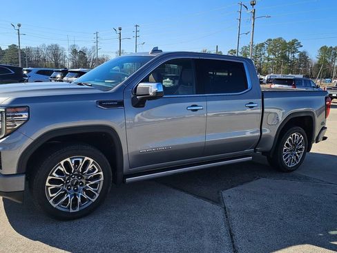 Used 2025 GMC Sierra 1500 Denali Ultimate image 3