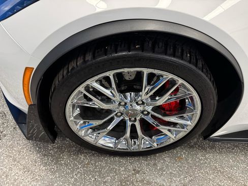 Used 2018 Chevrolet Corvette Z06 w/ Z07 Performance Package image 28
