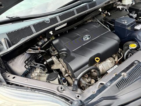 Used 2014 Toyota Sienna L FWD image 16