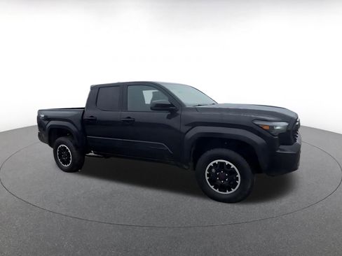 Used 2025 Toyota Tacoma TRD Off-Road image 2