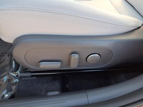 Used 2025 Hyundai Kona SEL image 21