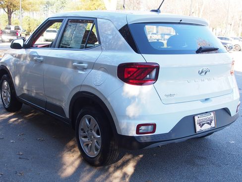 Used 2025 Hyundai Venue SE image 5