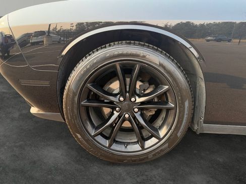 Used 2016 Dodge Challenger SXT w/ Blacktop Package RWD image 4