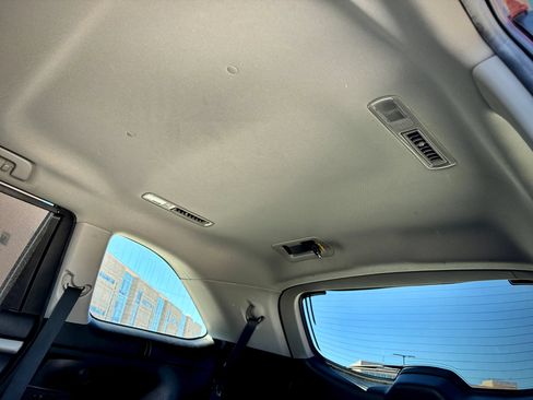 Used 2019 Toyota Highlander XLE FWD image 50