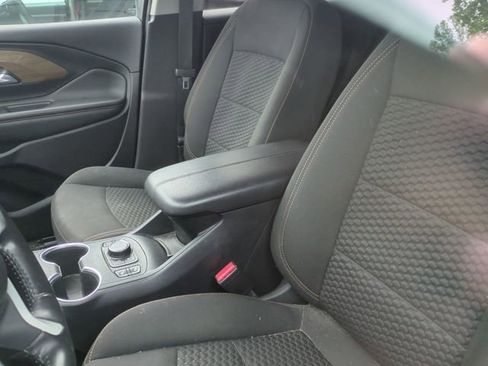 Used 2021 GMC Terrain SLE w/ Driver Convenience Package AWD/4WD image 13