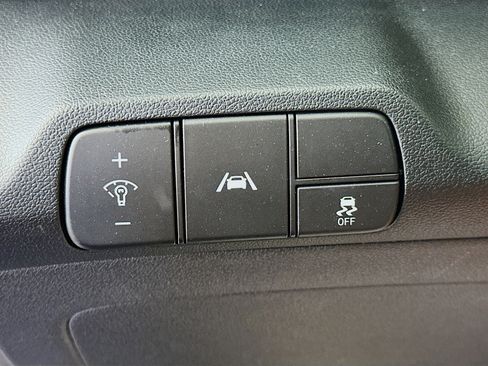 Used 2021 Hyundai Elantra SEL image 17