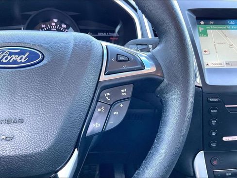 Used 2018 Ford Edge Titanium w/ Technology Package image 11