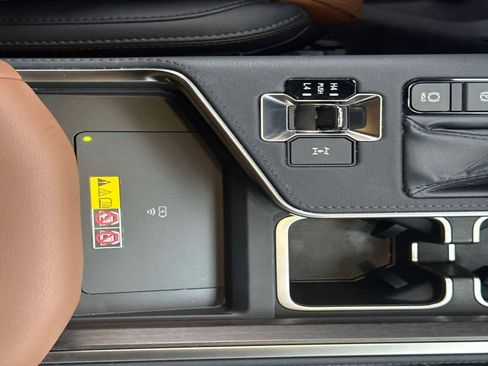 Used 2024 Lexus GX 550 image 25