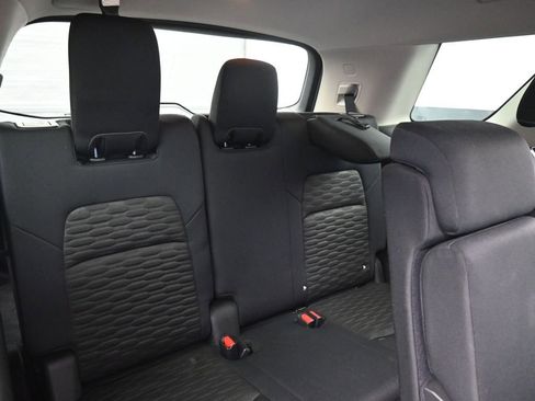 Used 2023 Nissan Pathfinder SV image 18