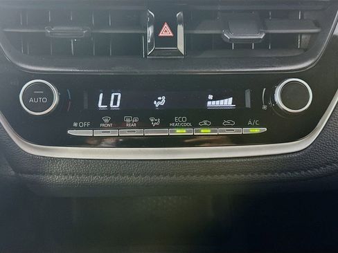 Used 2024 Toyota Corolla SE image 18