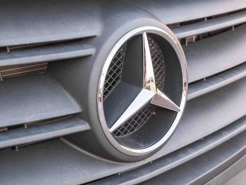 Used 2024 Mercedes-Benz Sprinter 3500 w/ Parking Package image 16