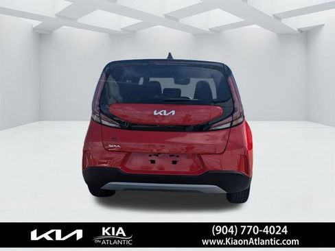 Used 2025 Kia Soul LX w/ LX Technology Package FWD image 4