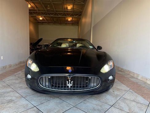 Used 2010 Maserati GranTurismo Convertible image 4