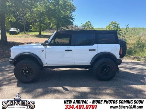 Used 2022 Ford Bronco Badlands image 5