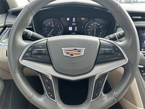 Used 2022 Cadillac XT5 Premium Luxury w/ Technology Package image 31