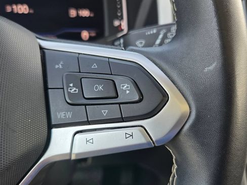 Used 2023 Volkswagen Atlas SE w/ Panoramic Sunroof Package FWD image 23