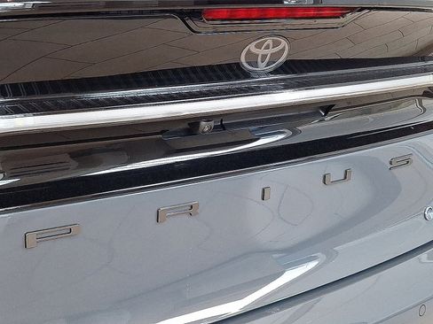 New 2026 Toyota Prius Plug-In Hybrid FWD image 8