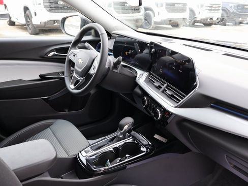 New 2026 Chevrolet Trax LT image 32