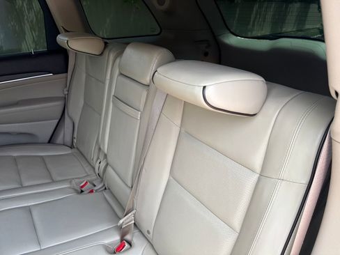 Used 2016 Jeep Grand Cherokee Overland AWD/4WD image 22