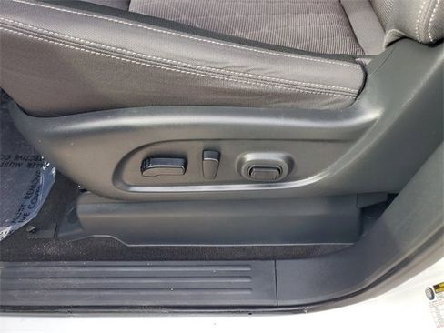 Used 2024 Nissan Titan SV w/ SV Bronze Edition Package image 12