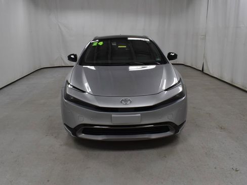 Used 2024 Toyota Prius XLE image 4