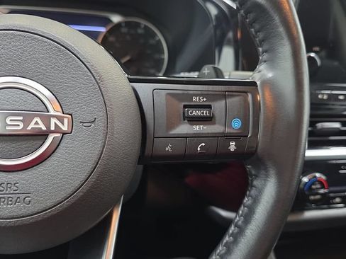 Used 2022 Nissan Pathfinder SL w/ Lighting Package (N92) AWD/4WD image 17