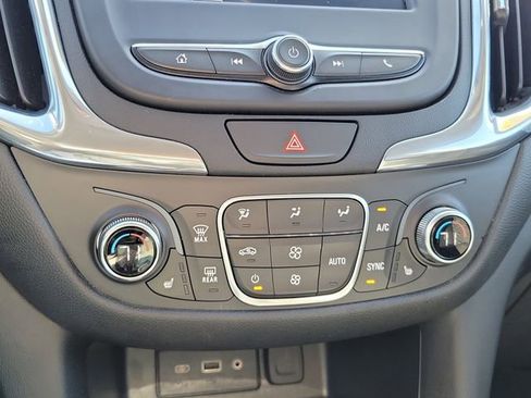 Used 2020 Chevrolet Equinox LT w/ Driver Convenience Package FWD image 35