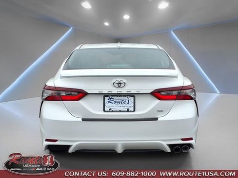 Used 2023 Toyota Camry SE image 5