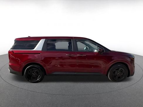 Used 2026 Kia Carnival FWD image 16