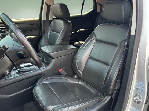 Used 2020 Chevrolet Traverse Premier w/ Redline Edition AWD/4WD image 10