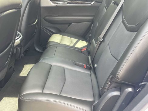 Used 2023 Cadillac XT6 Premium Luxury FWD image 9