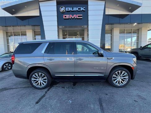 Used 2021 GMC Yukon Denali image 2