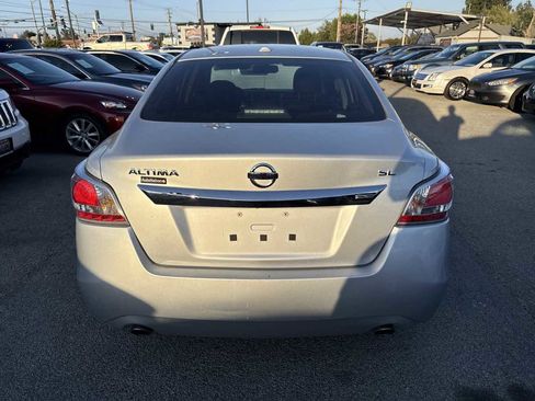 Used 2015 Nissan Altima 2.5 SL w/ Moonroof Package FWD image 6