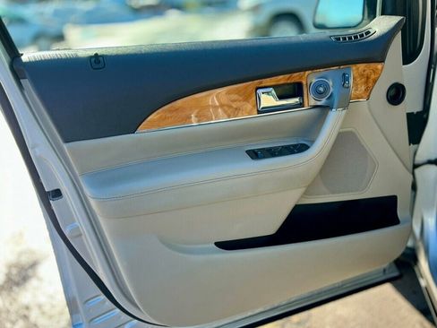 Used 2014 Lincoln MKX AWD w/ Equipment Group 102A image 11