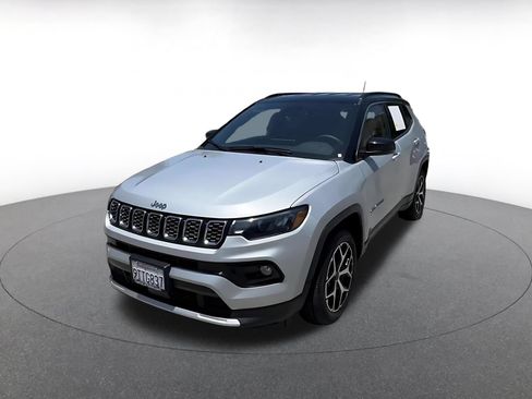 Used 2025 Jeep Compass Limited AWD/4WD image 7