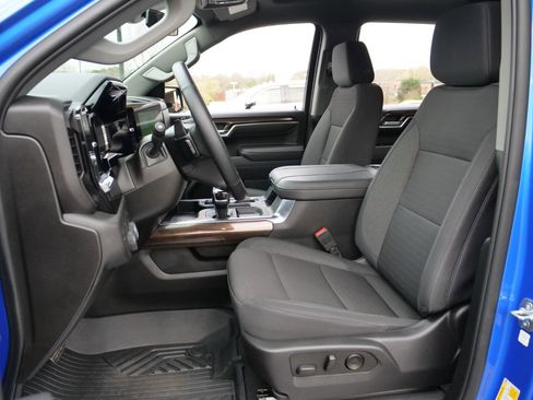 Used 2025 Chevrolet Silverado 1500 RST AWD/4WD image 3