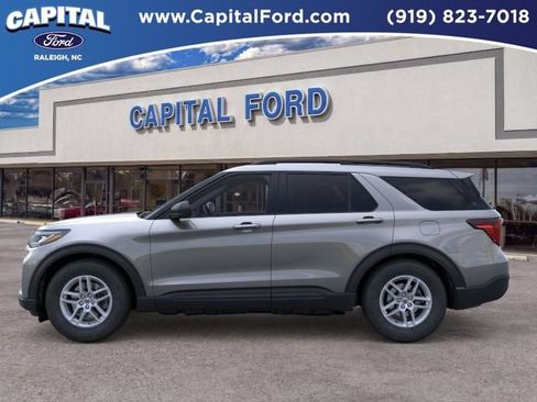 New 2026 Ford Explorer Active RWD image 3