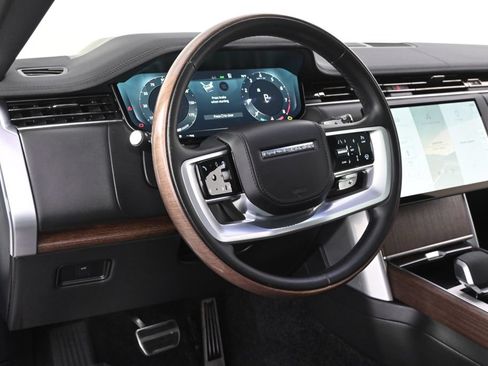 Used 2025 Land Rover Range Rover SE AWD/4WD image 11