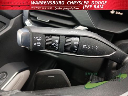 Used 2026 GMC Acadia Elevation w/ Elevation Premium Package image 22