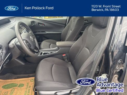 Used 2022 Toyota Prius LE image 16