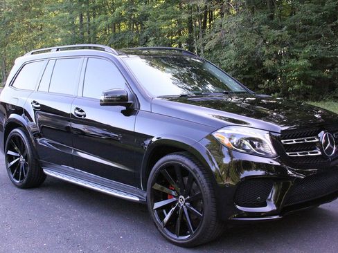 Used 2018 Mercedes-Benz GLS 550 4MATIC w/ Driver Assistance Package image 10