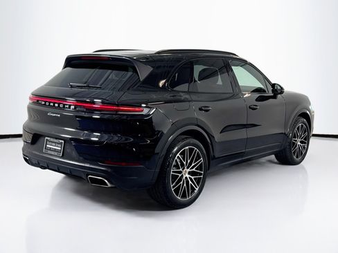 Certified 2025 Porsche Cayenne image 9