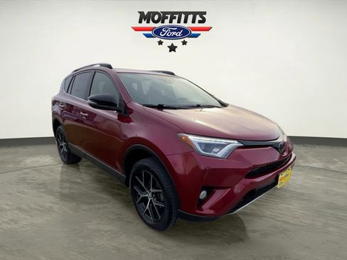 Used 2018 Toyota RAV4 SE image 7