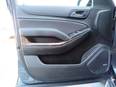 Used 2020 Chevrolet Suburban LT image 45