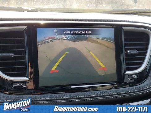 Used 2021 Chrysler Pacifica Touring-L w/ Uconnect Theater Family Group image 25