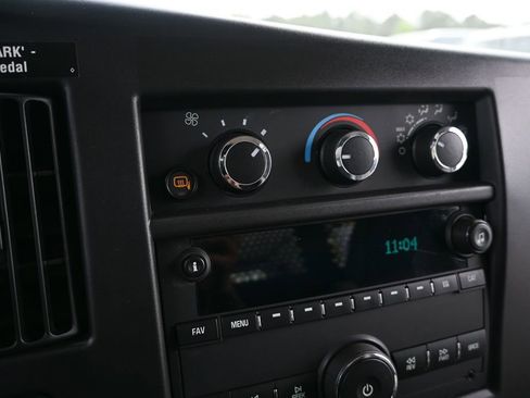 Used 2024 GMC Savana 2500 w/ Driver Convenience Package image 14